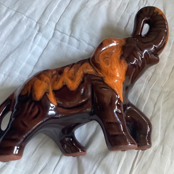 VINTAGE GLAZED POTTERY ELEPHANT PLANTER - Picture 7 of 8